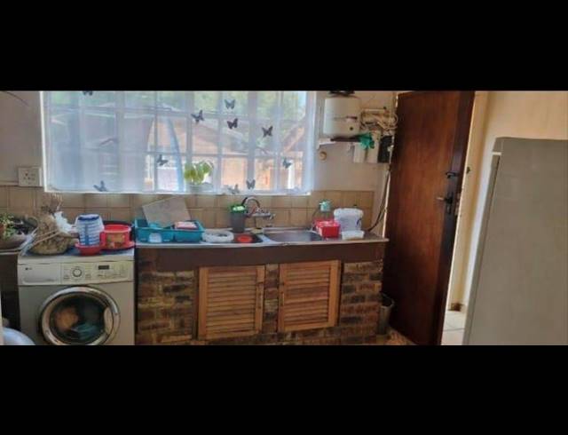 3 BEDROOM HOUSE FOR SALE IN CLAYVILLE